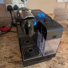 De'Longhi Lattissima+ Nespresso Machine