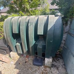 Oil tank