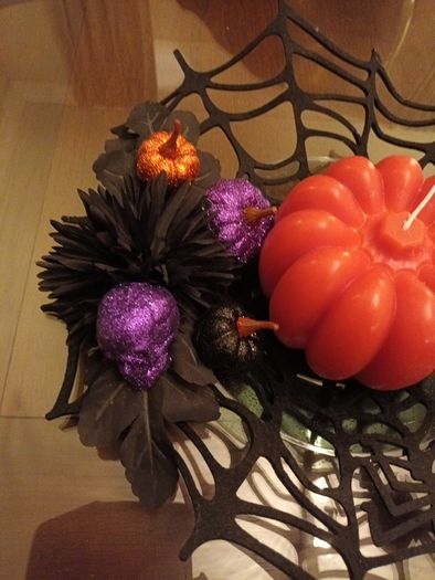 Halloween candle centrepiece