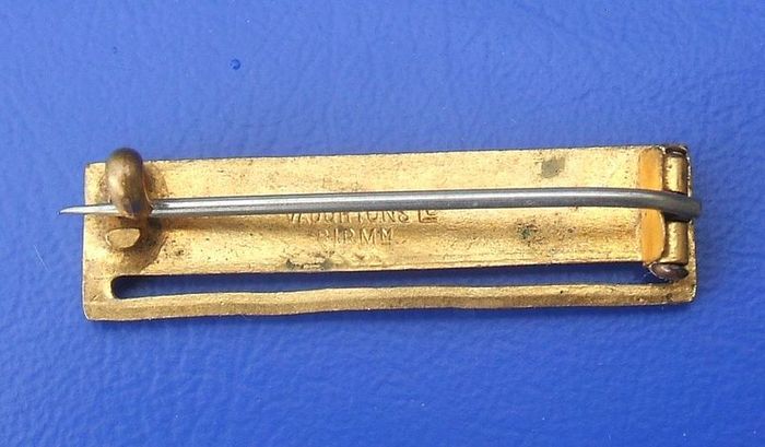 LACROSSE enamel badge (1950's or earlier)