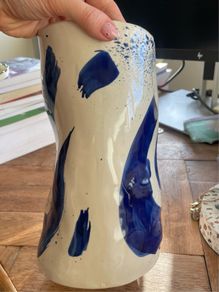 vase blue