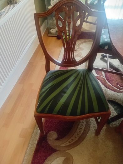 Dining Room Table and Chairs