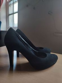 Estrada elegant/business shoes with heels