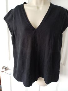 Gap Maternity Black S/S Ladies Top