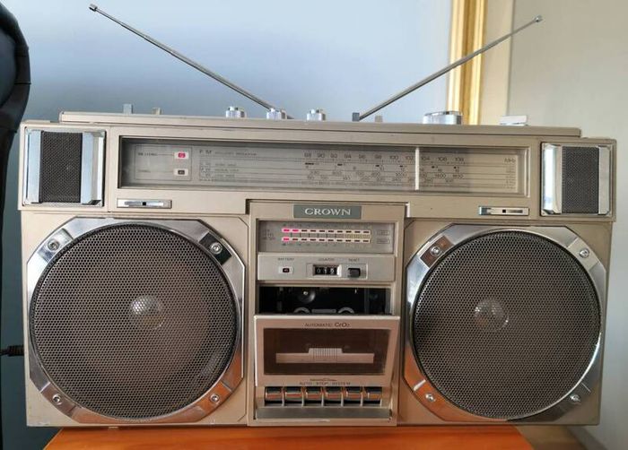 Hi-Fi Stereo Sound System CSC-950L, Satisfactory working condition. Need cassette service.