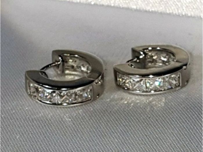 Pristine Vintage Reversible Silver Huggies