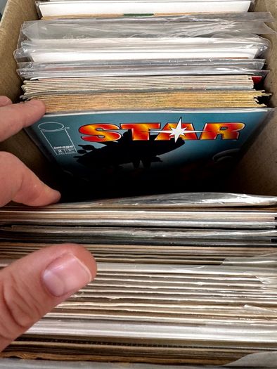 Marvel, DC & Indie Medium Comic Box w 180 comics for Sale