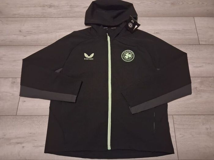 Brand New Castore Womens Ireland Presentation Jacket - Size - U.K.18 - Smaller Fit More A Size - U.K.16 - RRP - 75.00