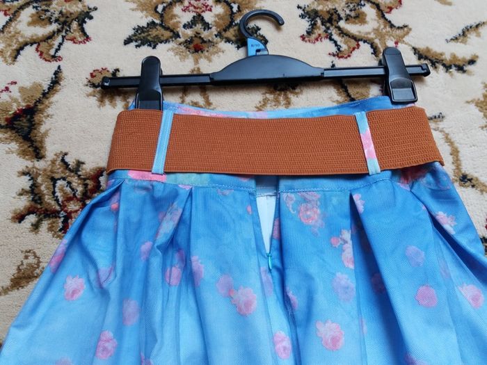 Ladies designer 3D skirt blue floral as new
