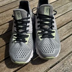 38 On Cloud trainers