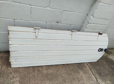 Free wooden gate in good condition it needs a paint. Size 69 cm width and 192 cm length/height