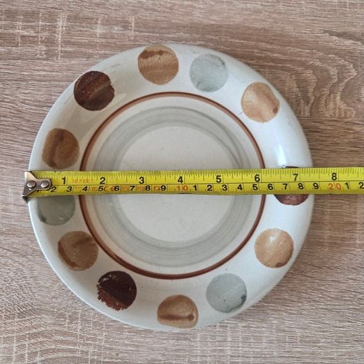 Ceramic dinner plates