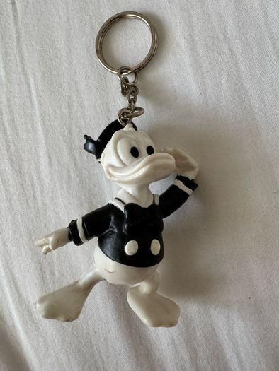 Official Vintage 1986 Disney Mickey Mouse Bullyland Bully Key Ring Keychain
