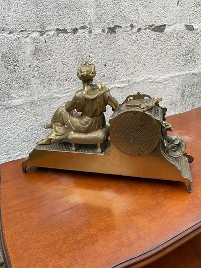 Vintage  mantel clock