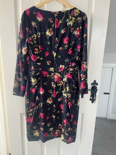 Hobbs Silk Dress - Size 12 - Fully lined, perfect condition and ruching to waist