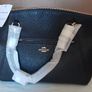 New Tommy Hilfiger Wallet Image 5