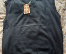 Kartel Woolen Sleeveless Sweater, size Medium.