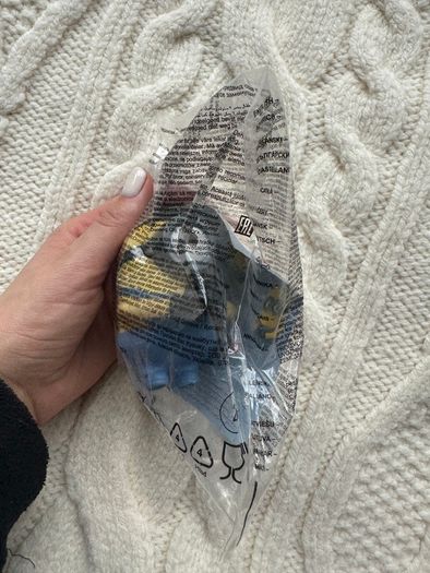 McDonalds Despicable Me 2 Minion Toy Stuart New Damaged pack Please look at the pictures