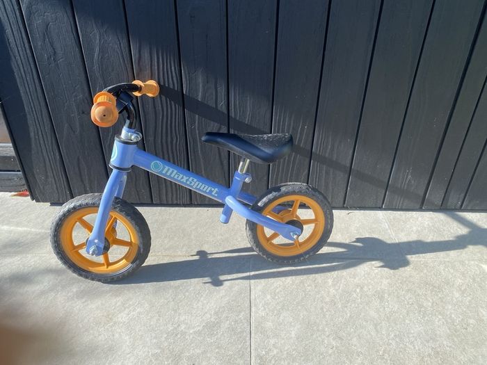 Small balance bike