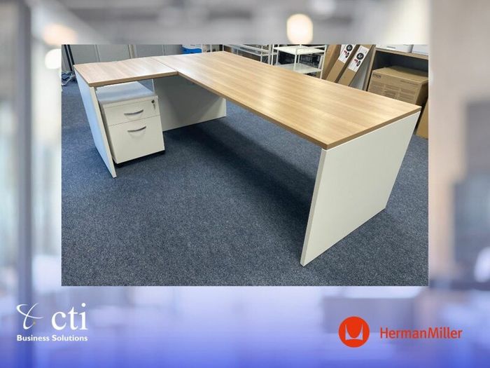 6 x Herman Miller Office Desks & Peds - Grade A