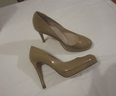 L.K BENNETT     nude size 42  Kate Middleton style