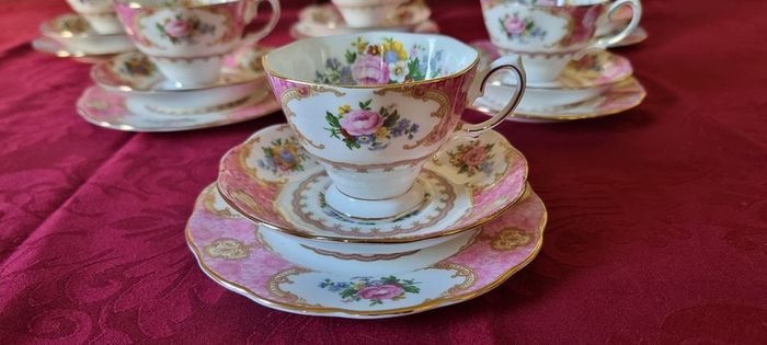Rare And Vintage 21 Piece Royal Albert Lady Carlyle Bone China Tea Set For 6 Person Setting Made In England