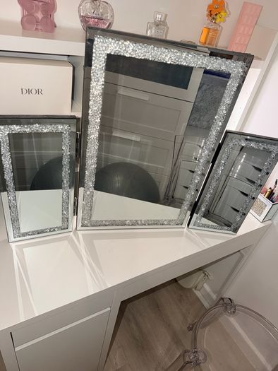 vanity mirror