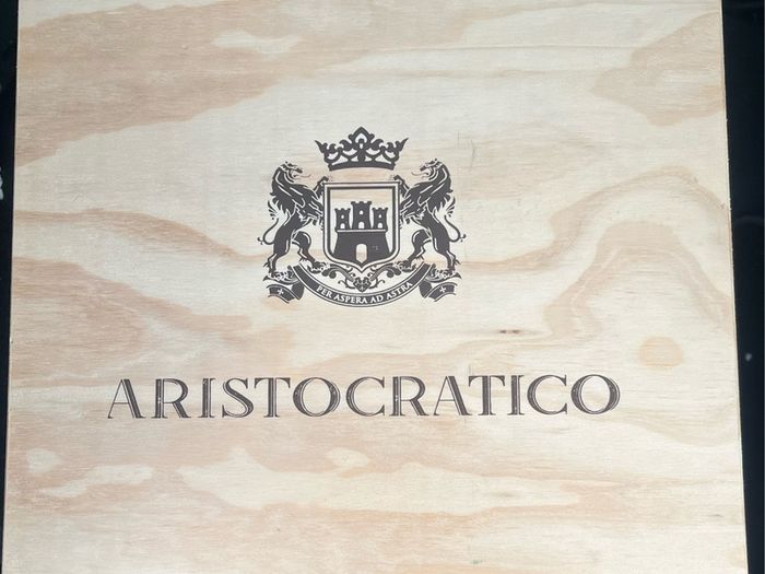 Wooden Wine champagne Box holds 6 bottles