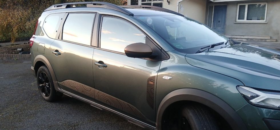 242 Dacia Jogger Extreme Hev -Auto Hybrid - 7 Seats