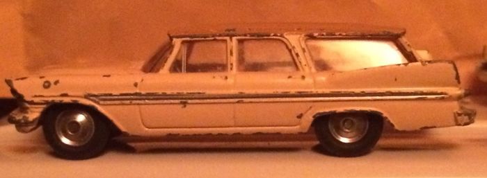 Corgi Toys Plymouth Suburban 1/43