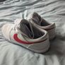 Nike Size 9 Image 2