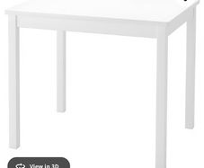 kids table & x2 chairs