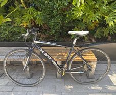 Boardman mid sized hybrid bicycle