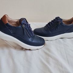 Clarks tivoli zip Size 6 eu 39.5 Navy leather in excellent condition