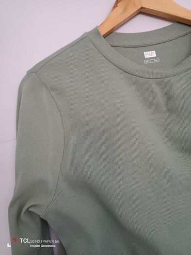 women's long sleeves top. Size L