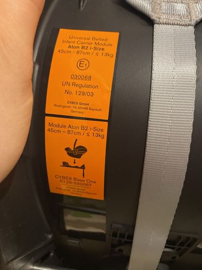 Cybex Aton B2 i size car seat & 2 x isofix bases