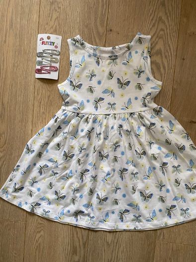 Girls dress and hair clips