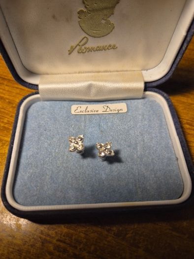 Small vintage earrings