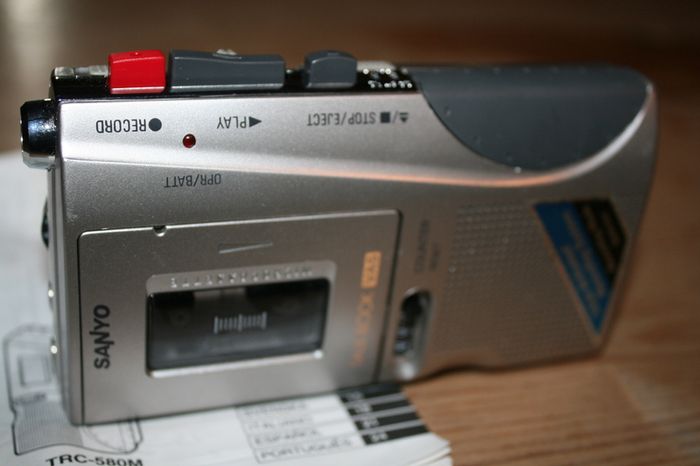 Sanyo TRC590M Dictation Machine - Micro-Cassette Recorder (TRC-590M) (in working order)