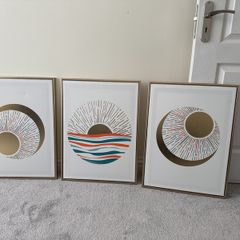 Wall pictures / art