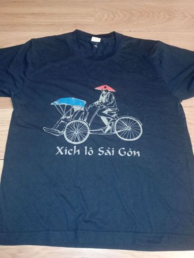 Saigon t shirt size large