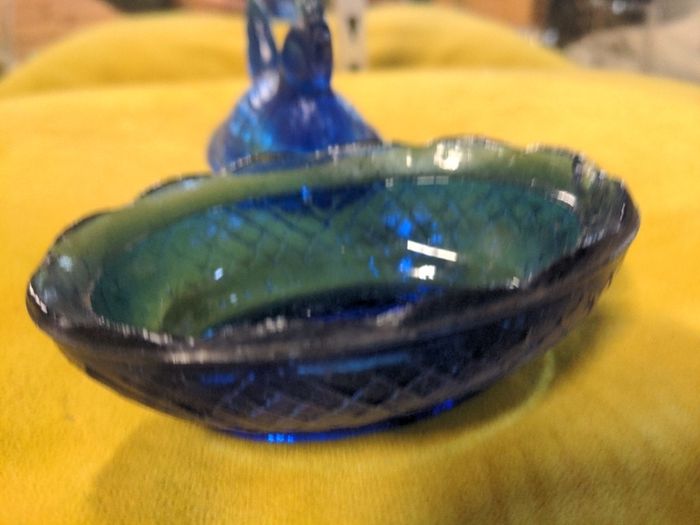 VINTAGE ASIAN COBALT Blue Glass Hen on a Nest Trinket Dish