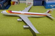 Iberia 1:200 scale model airplane, Airbus A340 aircraft