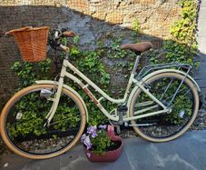 Women bike