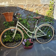 Women bike