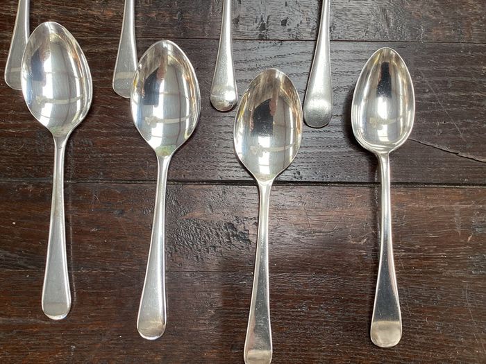 Set of 8 Vintage Silver Plated Dessert Spoons Old English Pattern