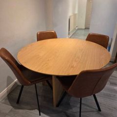 Round Dining Table with 4 Chairs