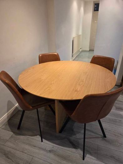 Round Dining Table with 4 Chairs