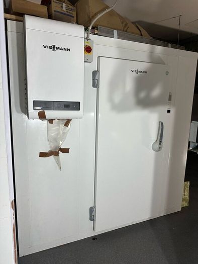 Walk in fridge