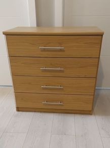 chest of drawers